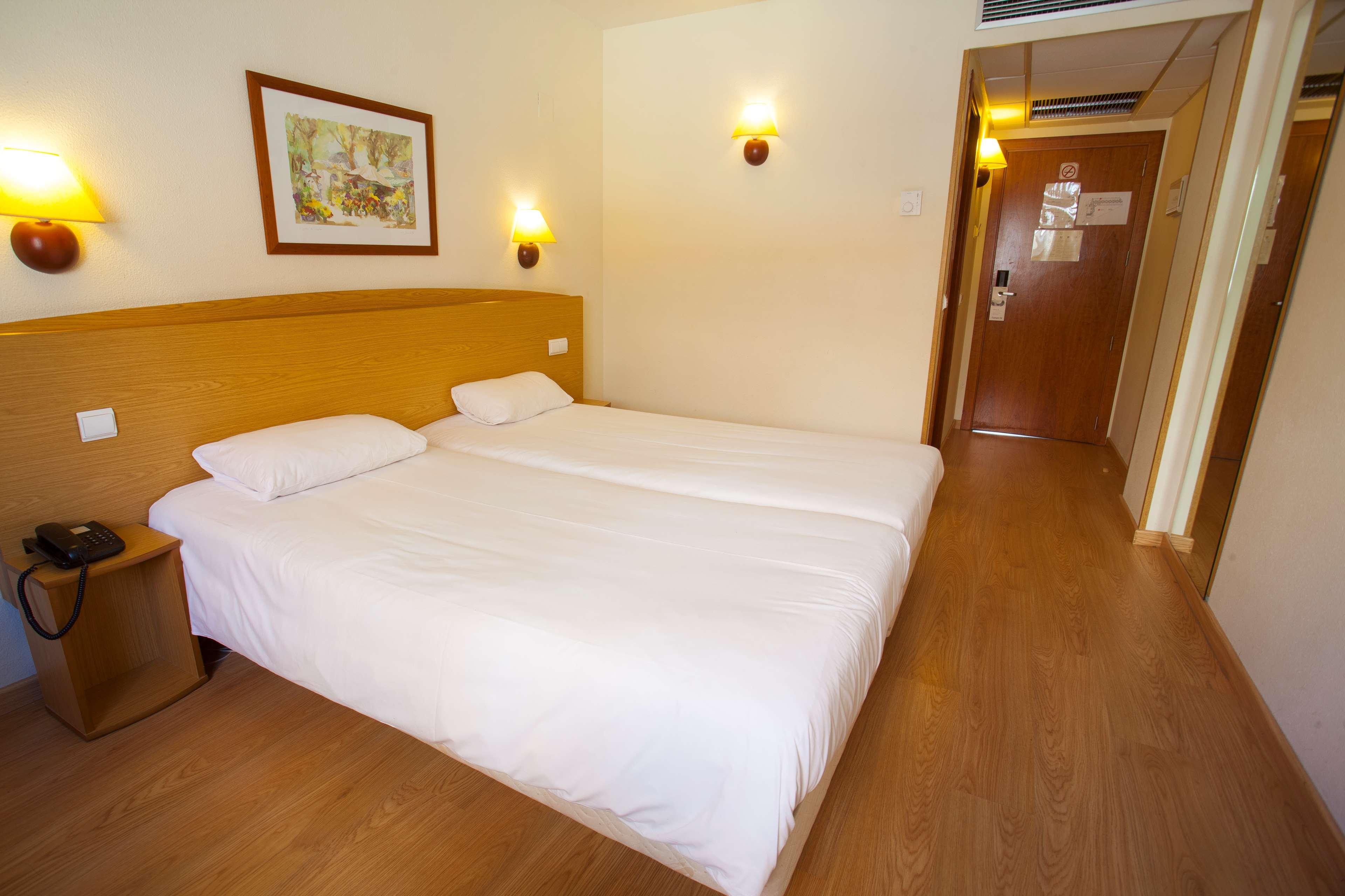 Travelodge Alicante Puerto Exterior photo