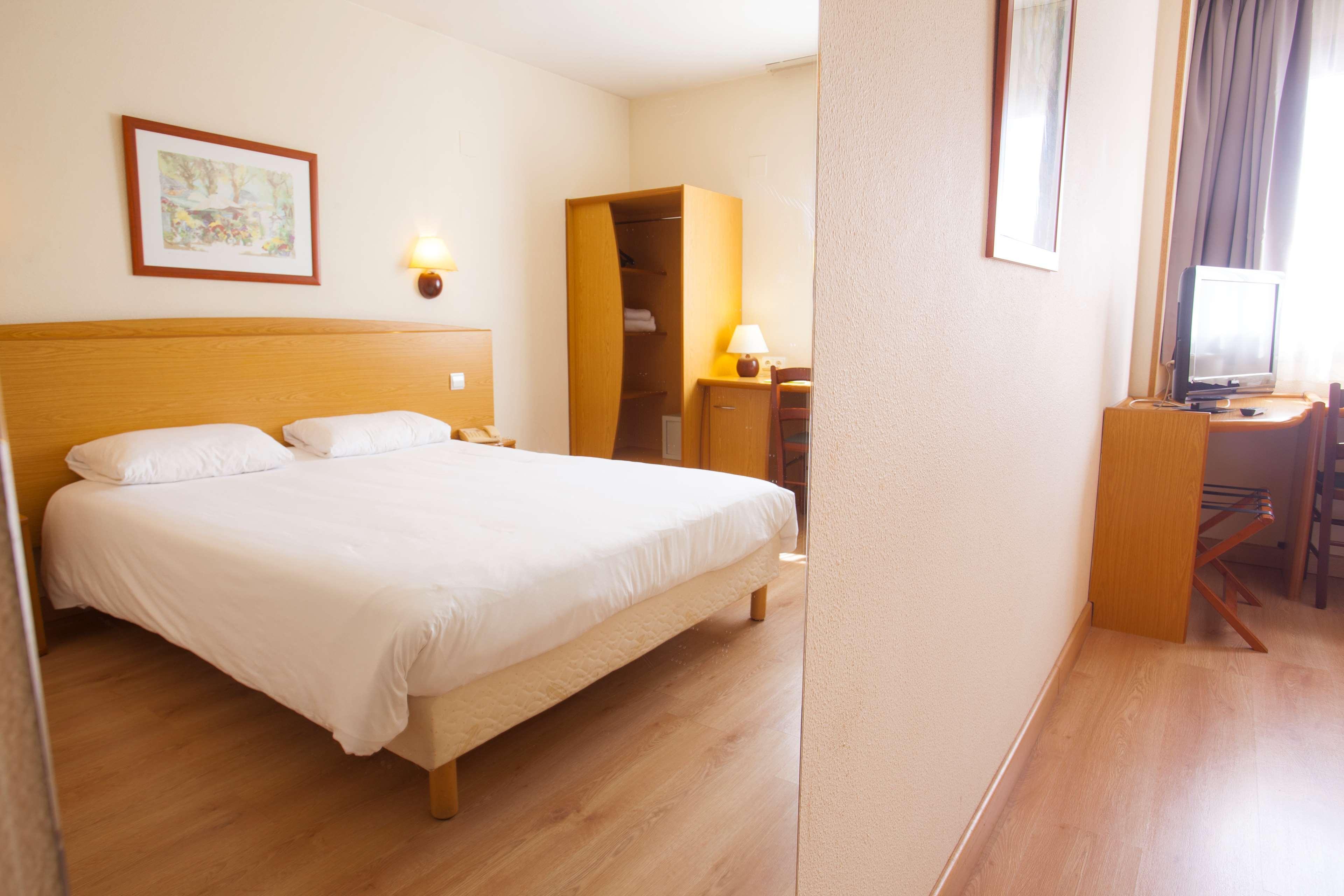 Travelodge Alicante Puerto Exterior photo