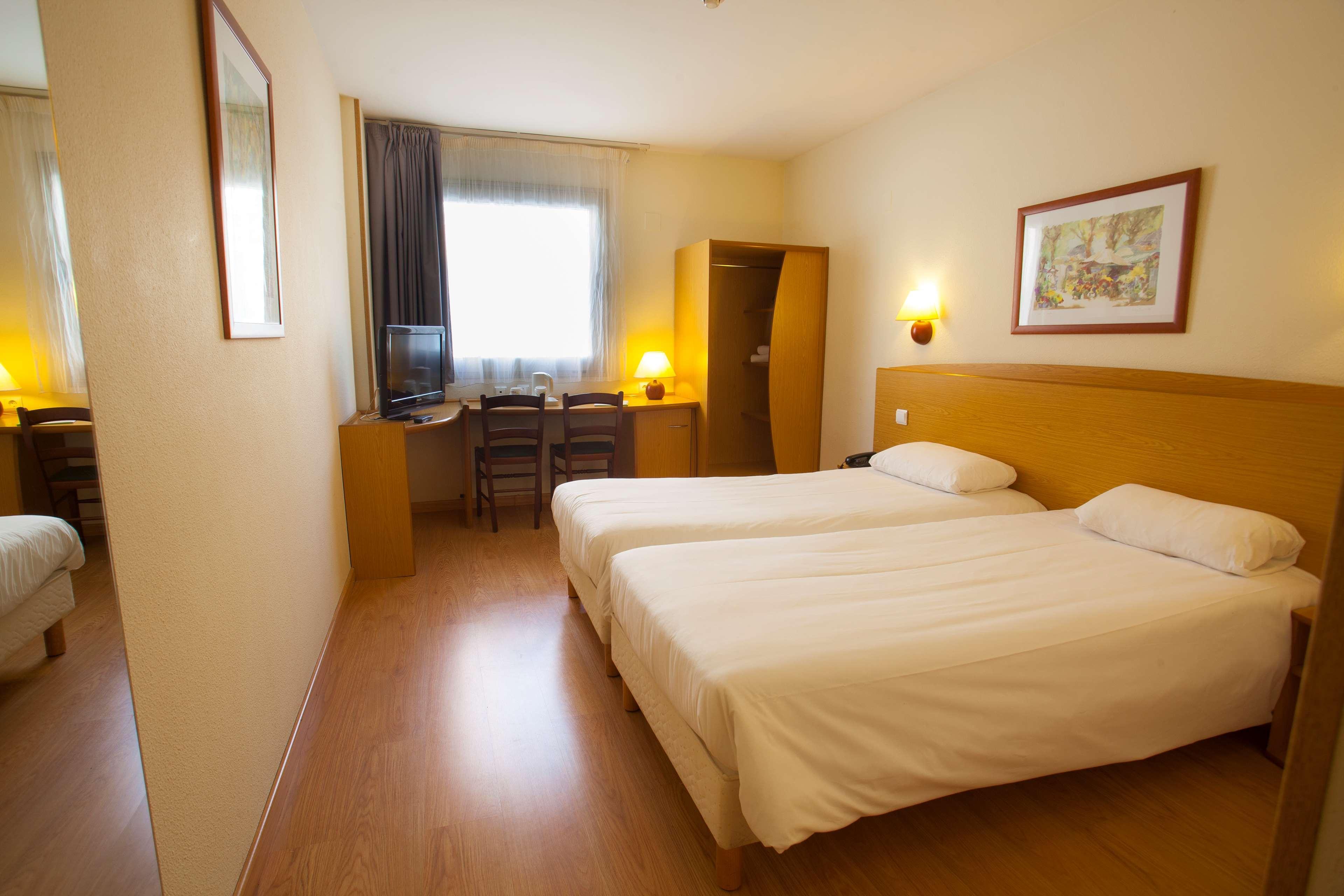 Travelodge Alicante Puerto Exterior photo