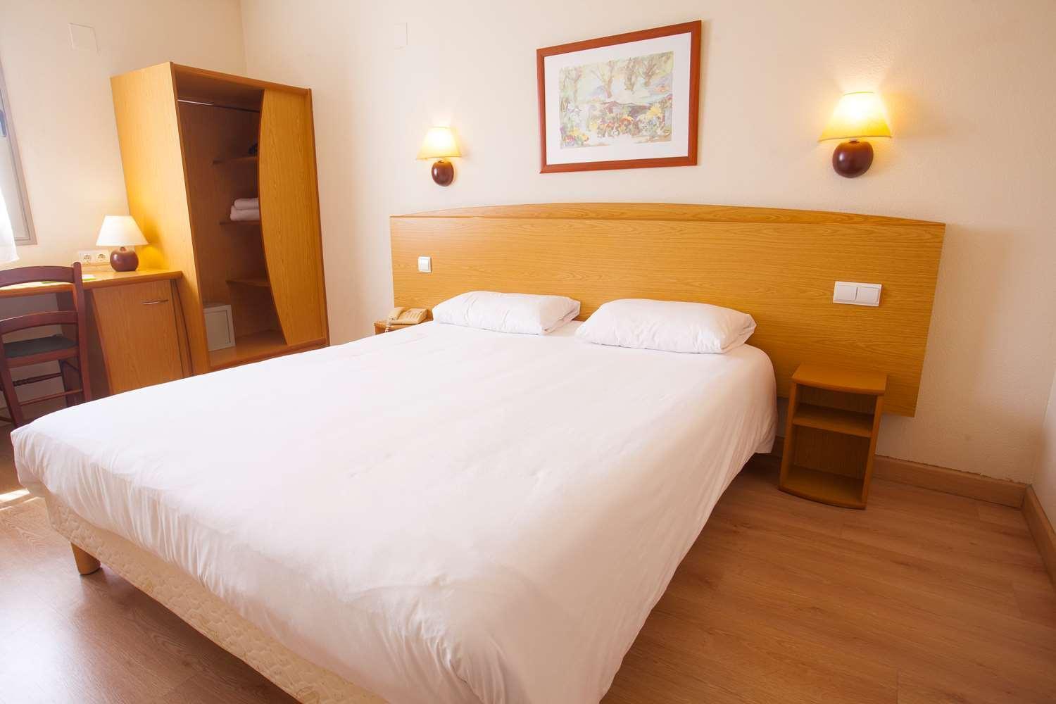 Travelodge Alicante Puerto Exterior photo