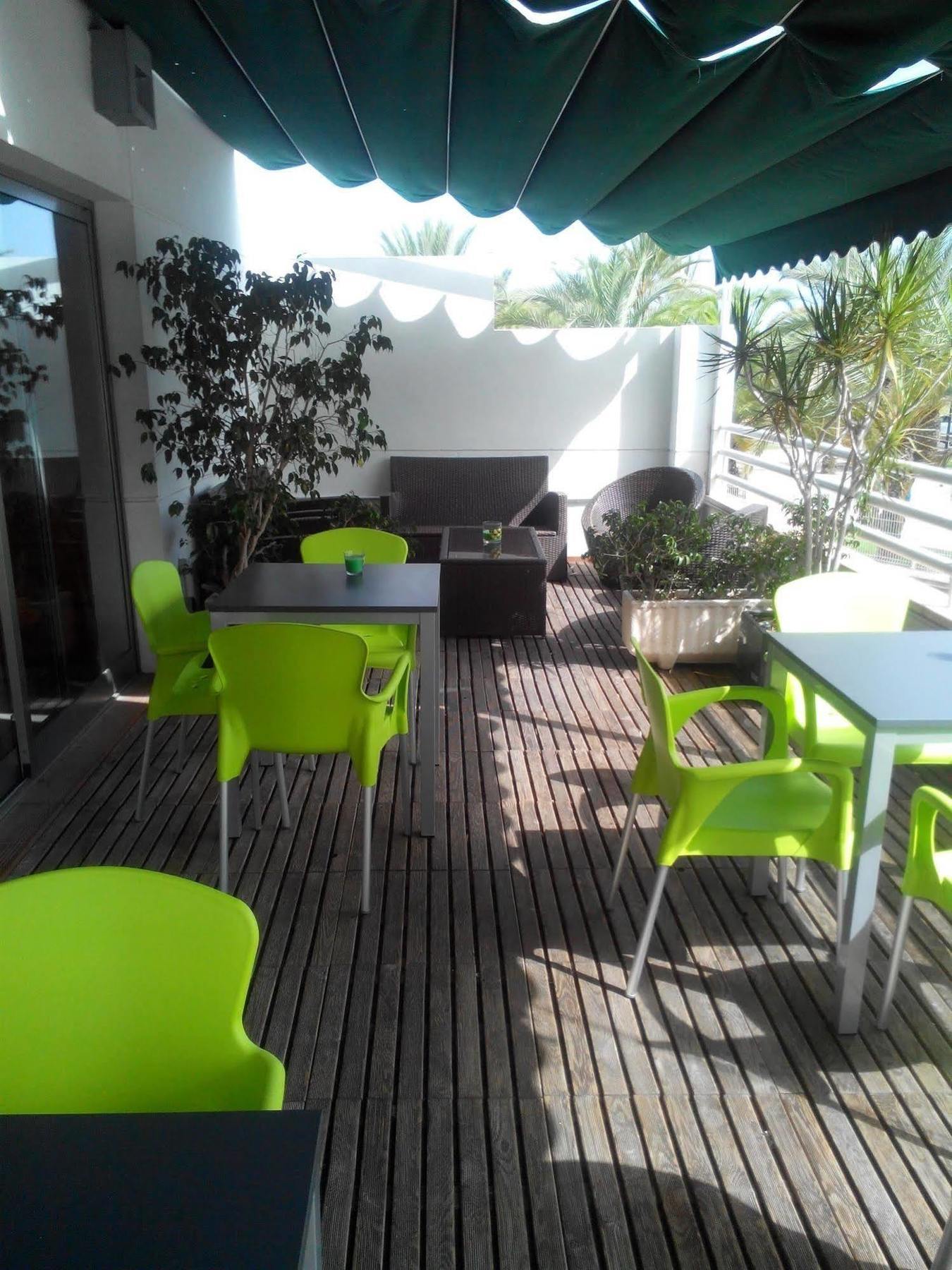 Travelodge Alicante Puerto Exterior photo